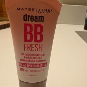 Maybelline Dream BB Fresh - Light/Medium Tint NWT